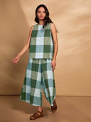 Sleeveless Pleat Back Swing Top