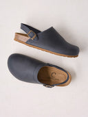 Clogs mit Riemendetail