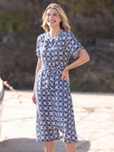Leinenkleid mit durchgehender Knopfleiste